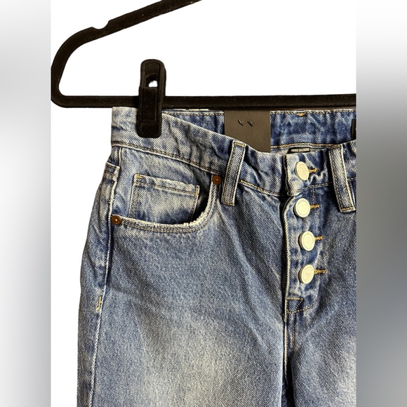 NEW Blank NYC Medium Wash Distressed The Madison High Rise Crop Size 24/ 0 - Picture 4 of 11